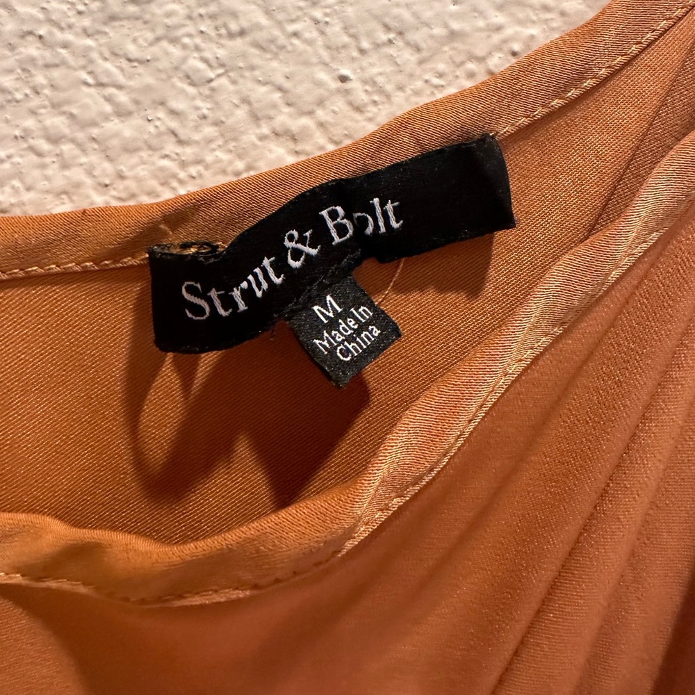 Strut & Bolt jumpsuit - Picture 4 of 4